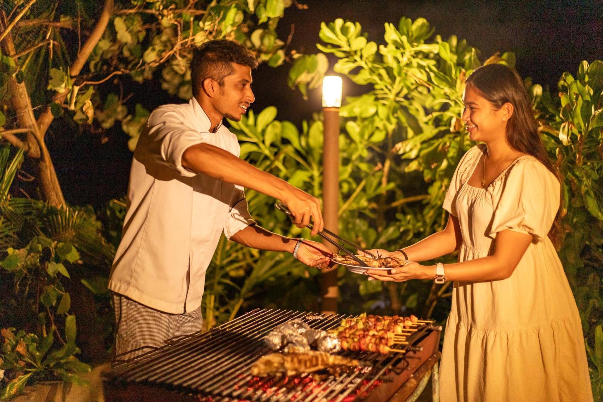 Отель Tropical Tree Fehendhoo Экстерьер фото