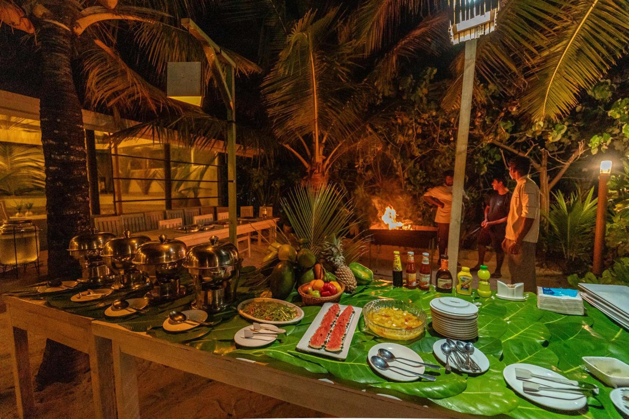 Отель Tropical Tree Fehendhoo Экстерьер фото