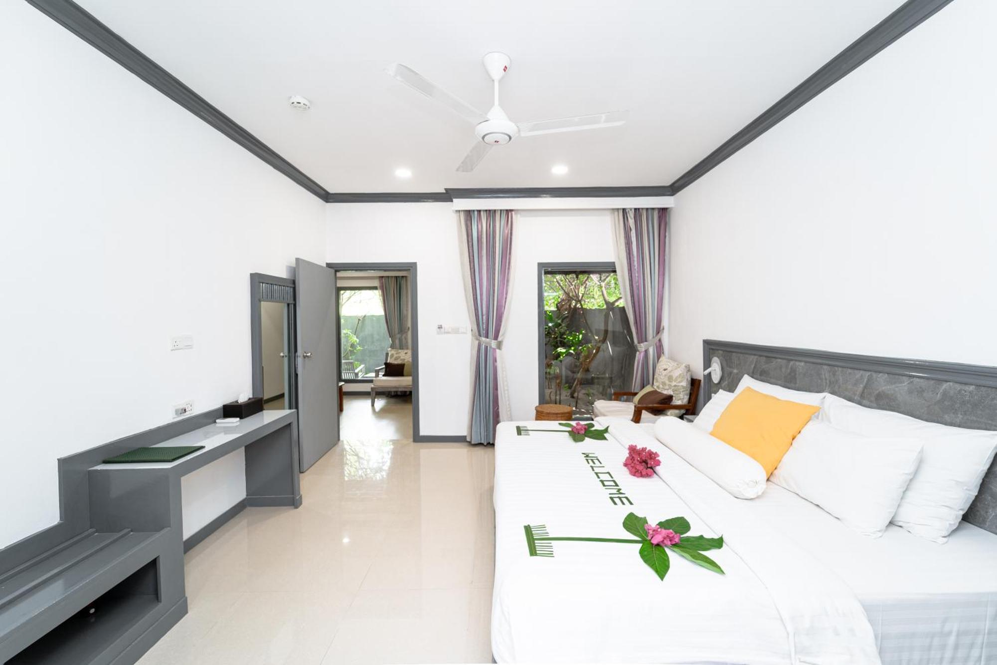 Отель Tropical Tree Fehendhoo Экстерьер фото